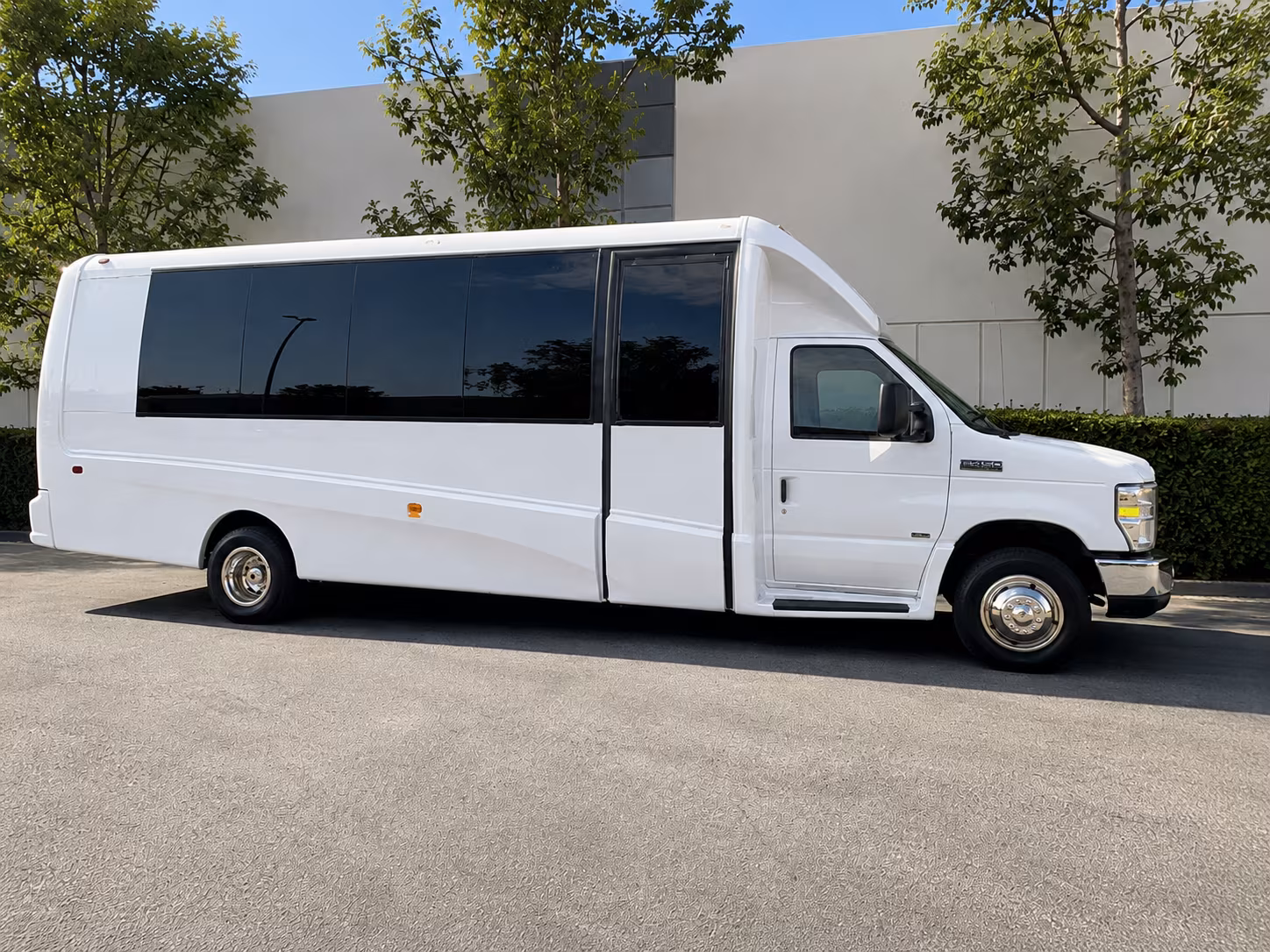 airport shuttle buses to bellingham international airport and sea