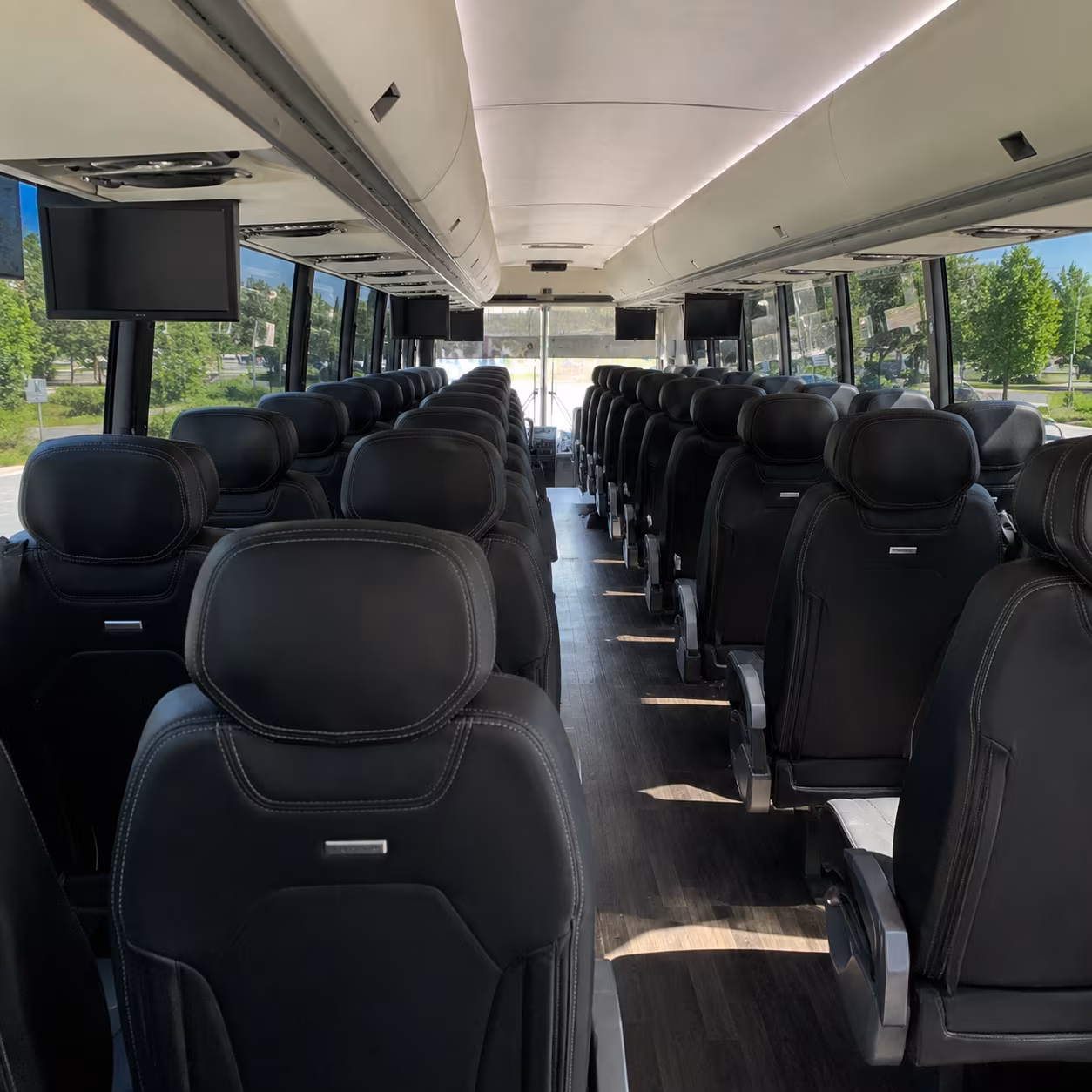 long distance bus trips from bellingham to vancouver bc and the canadian border