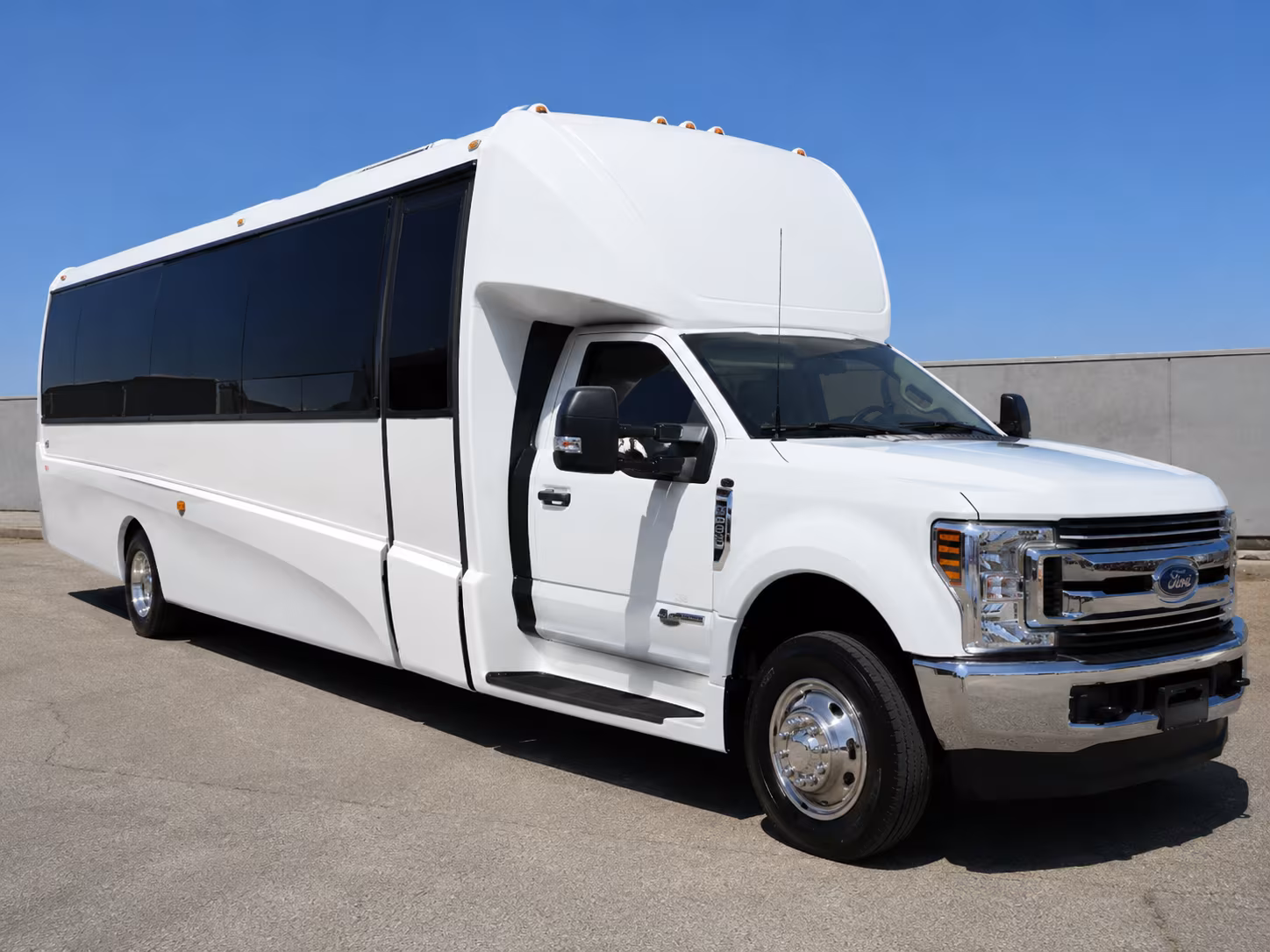 minibus rentals for bellingham bells baseball and local sports